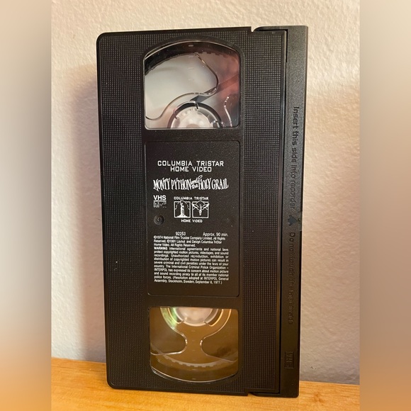 🏆 Vintage Monty Python & The Holy Grail Columbia Tristar Home Video Cassette 🏆 - Picture 4 of 5